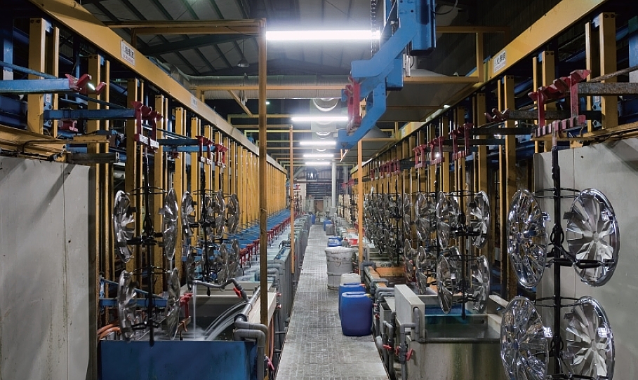Electroplating and chrome-plating production line